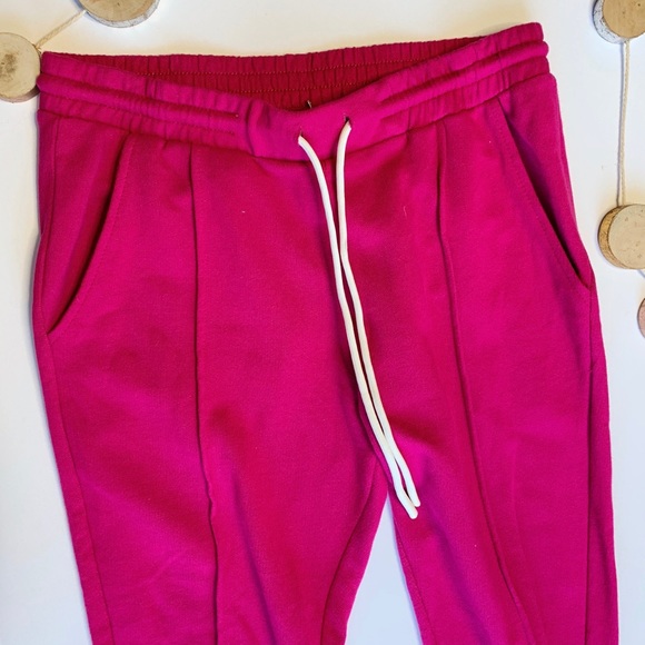 Hot pink sweatsuit (bottoms) - Picture 2 of 2